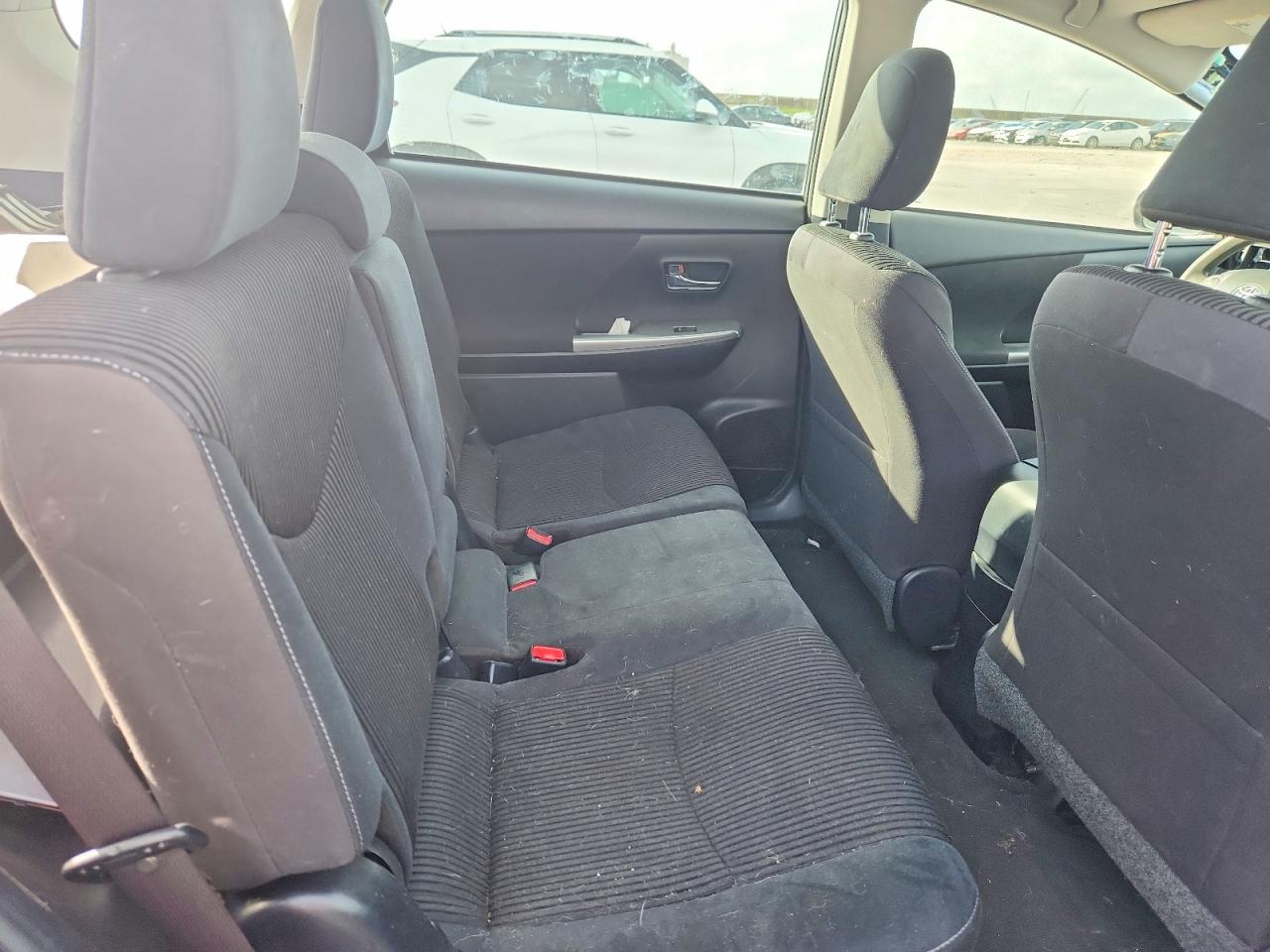 Toyota Prius v Three