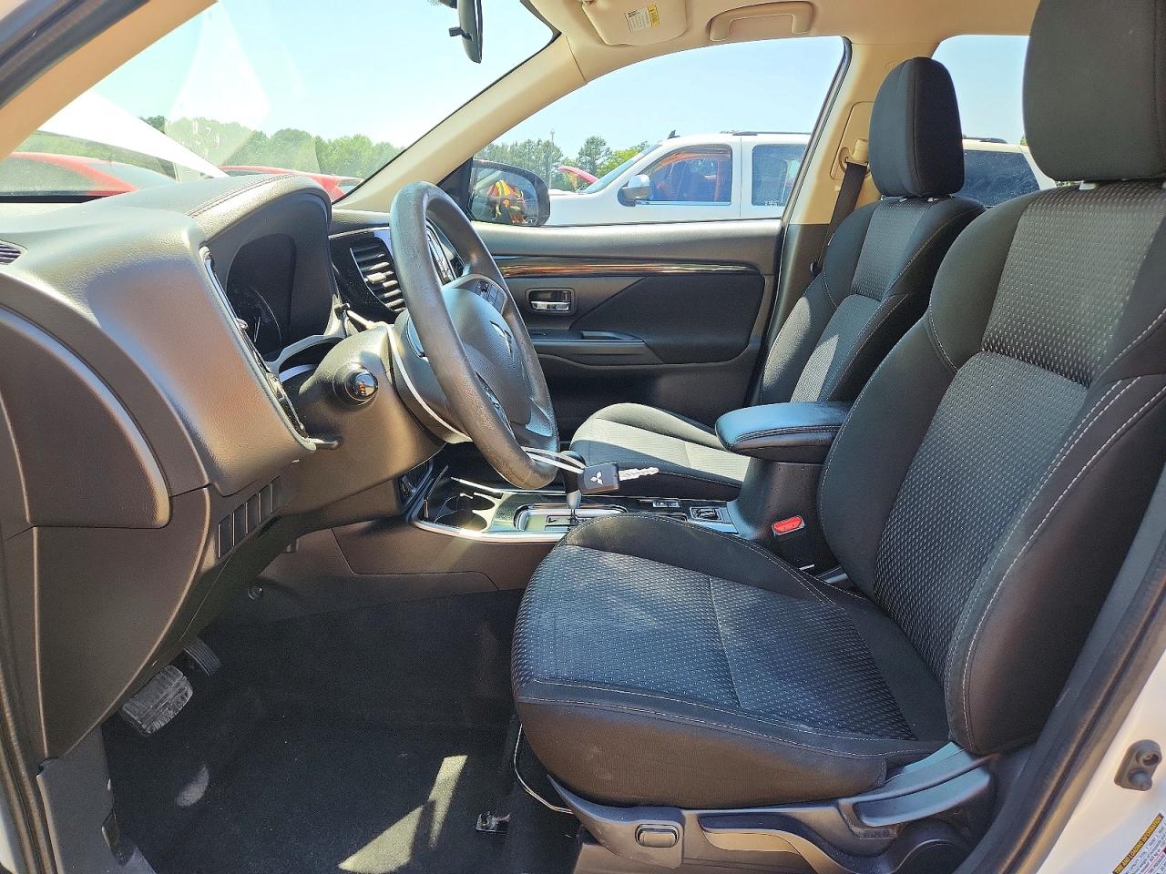 Mitsubishi Outlander Es