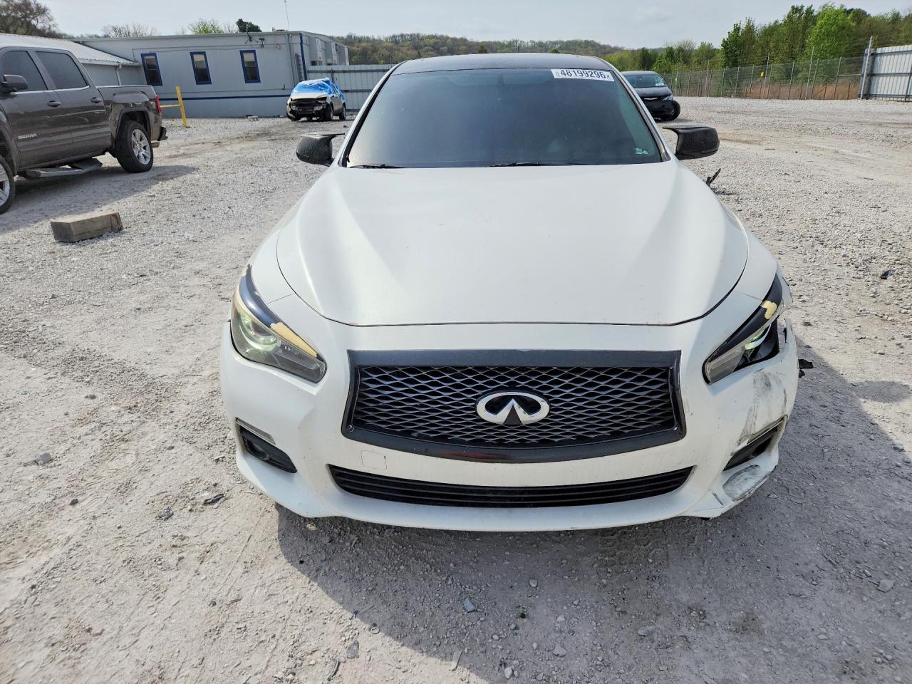 INFINITI Q50 Premium