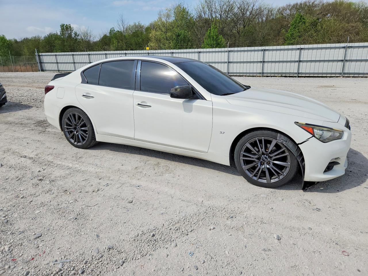 INFINITI Q50 Premium