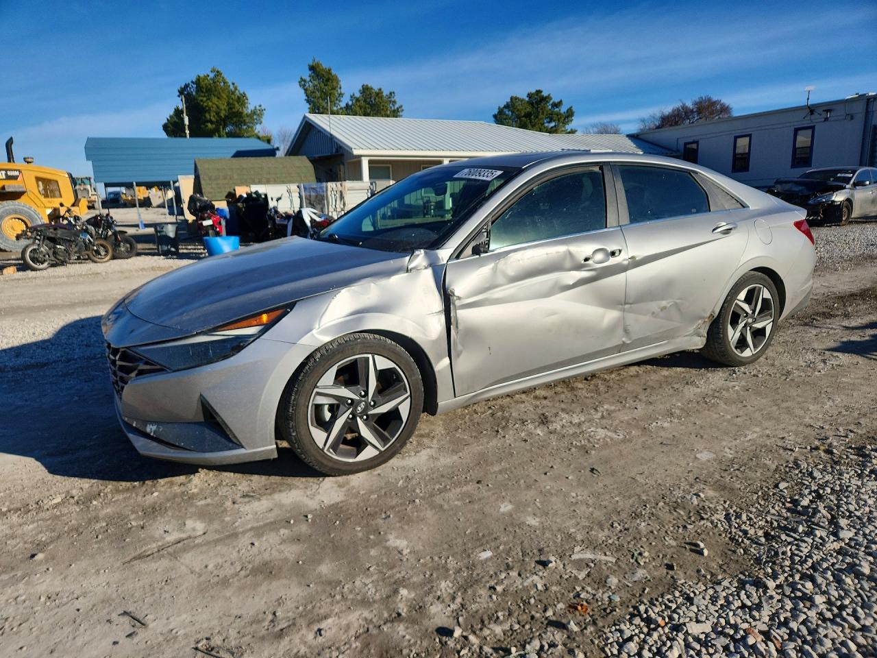 Salvage Hyundai ELANTRA Image