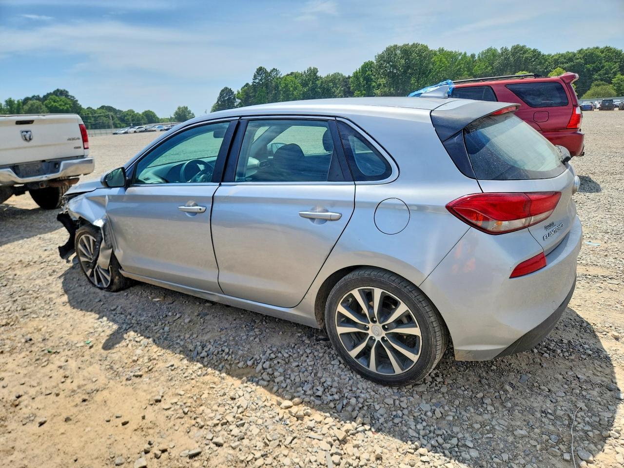 Hyundai ELANTRA Base