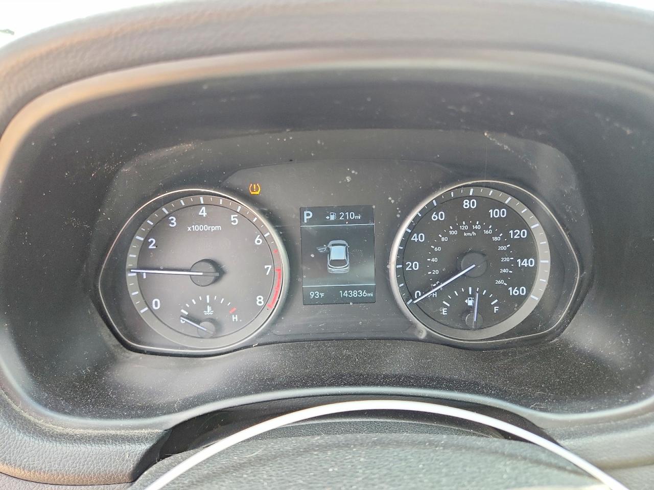 Hyundai ELANTRA Base