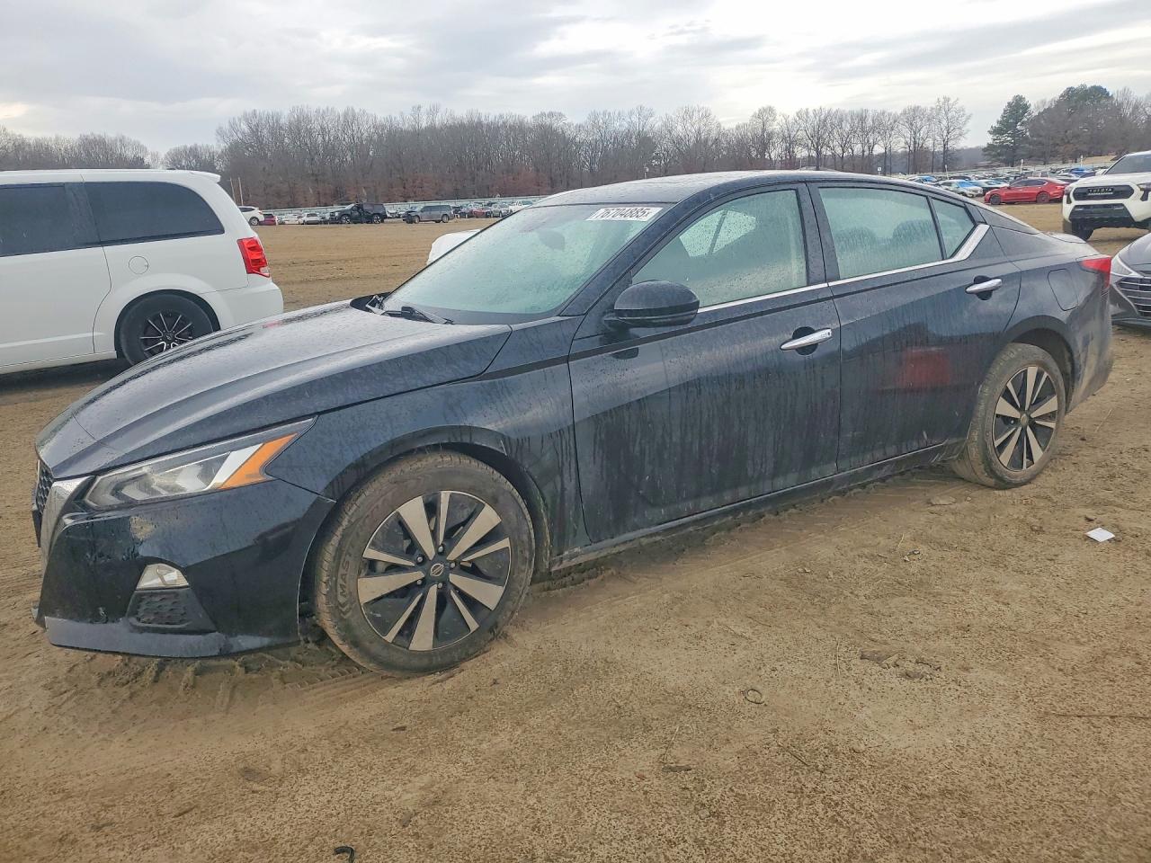 Salvage Nissan Altima Image