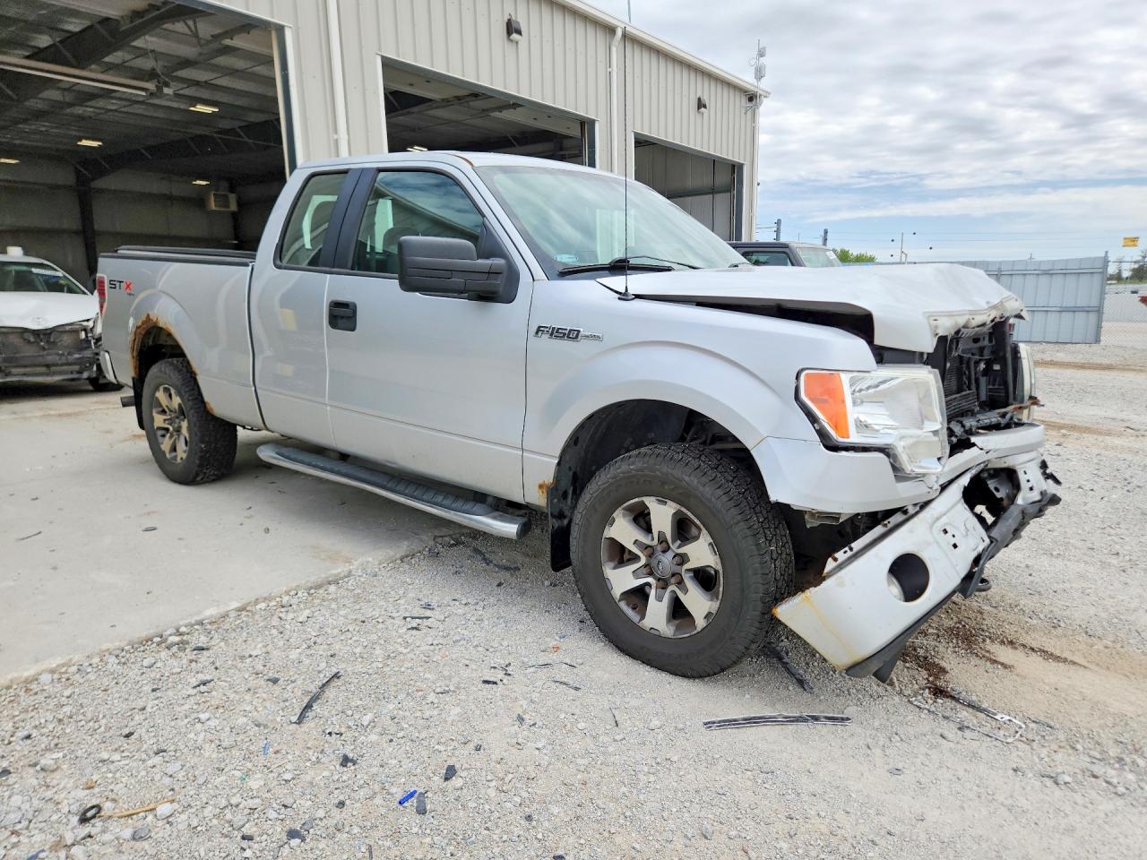 Ford F-150 Super Cab