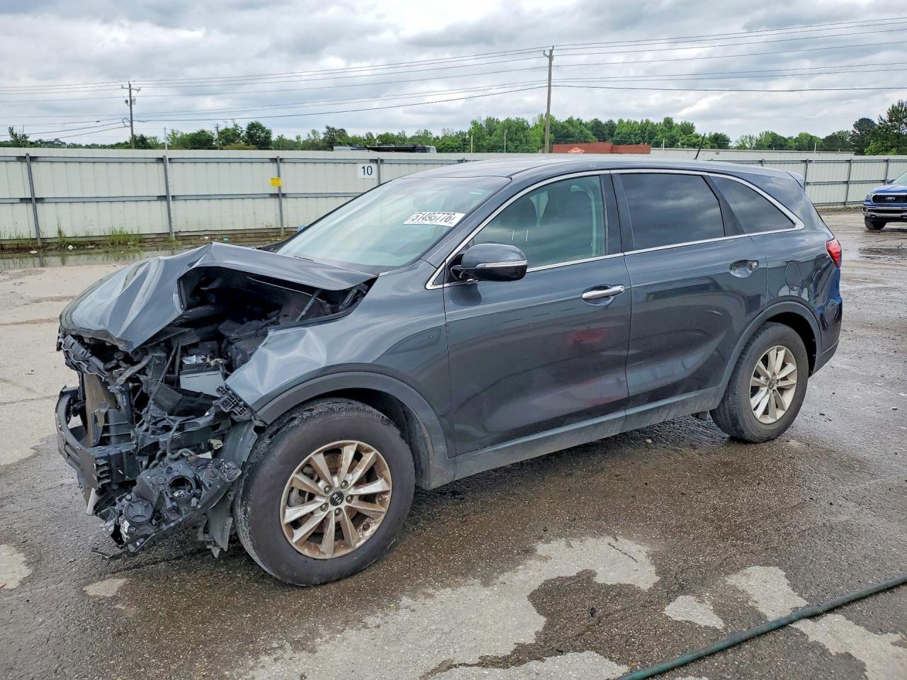 Salvage Kia Sorento Image