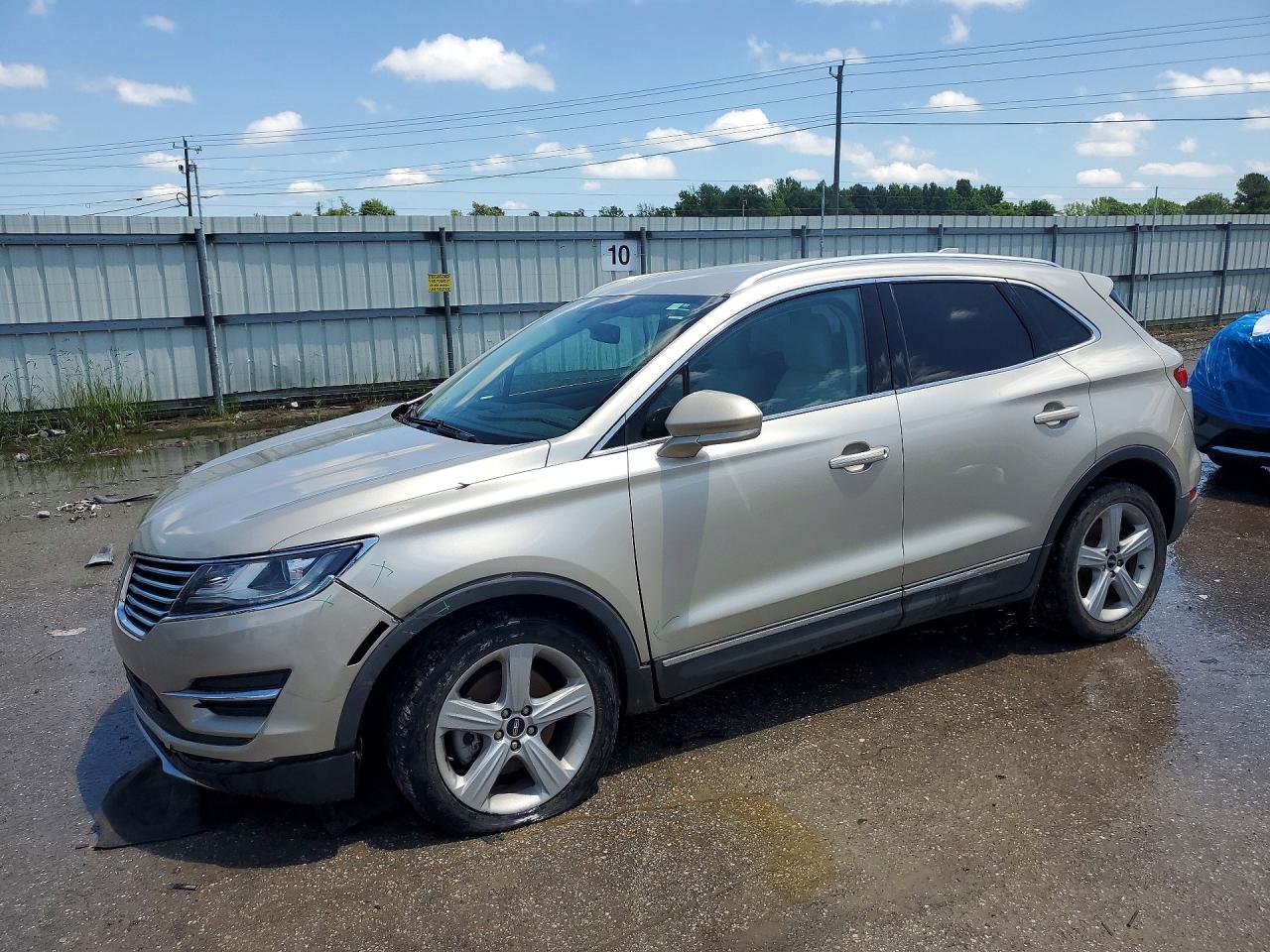 Salvage Lincoln MKC Image