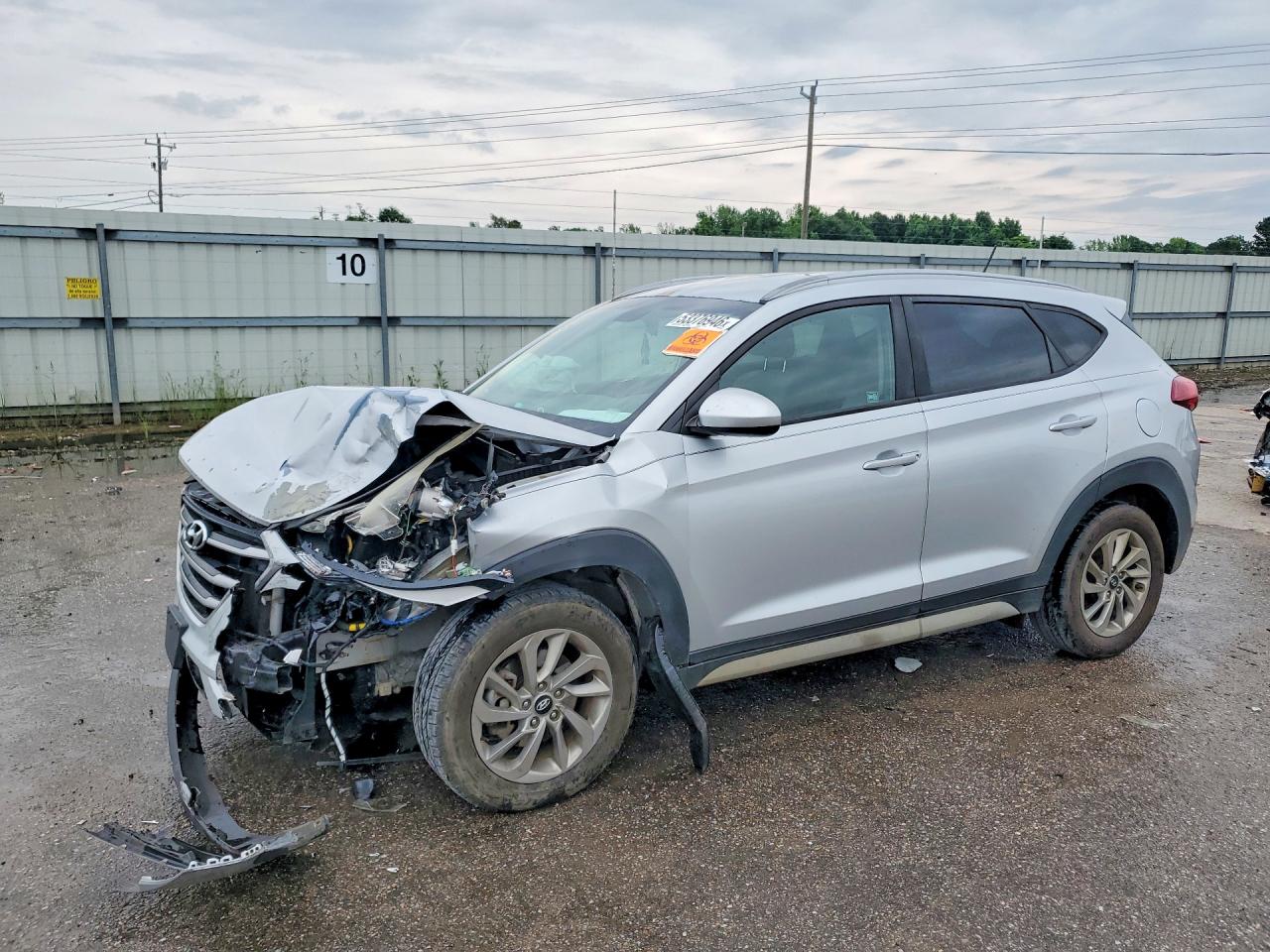 Salvage Hyundai TUCSON Image
