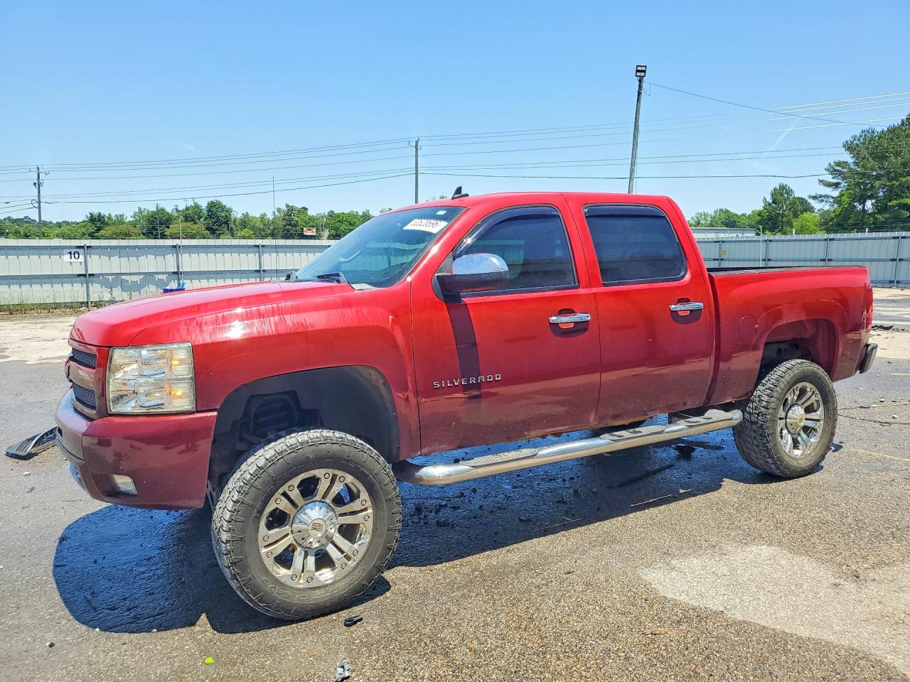 Salvage Chevrolet Silverado Image