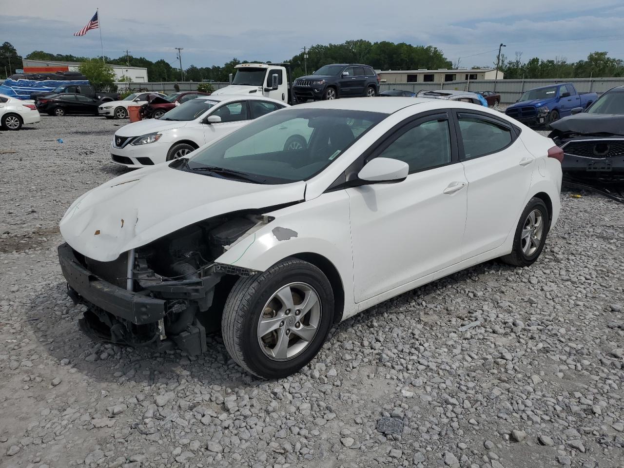Salvage Hyundai ELANTRA Image