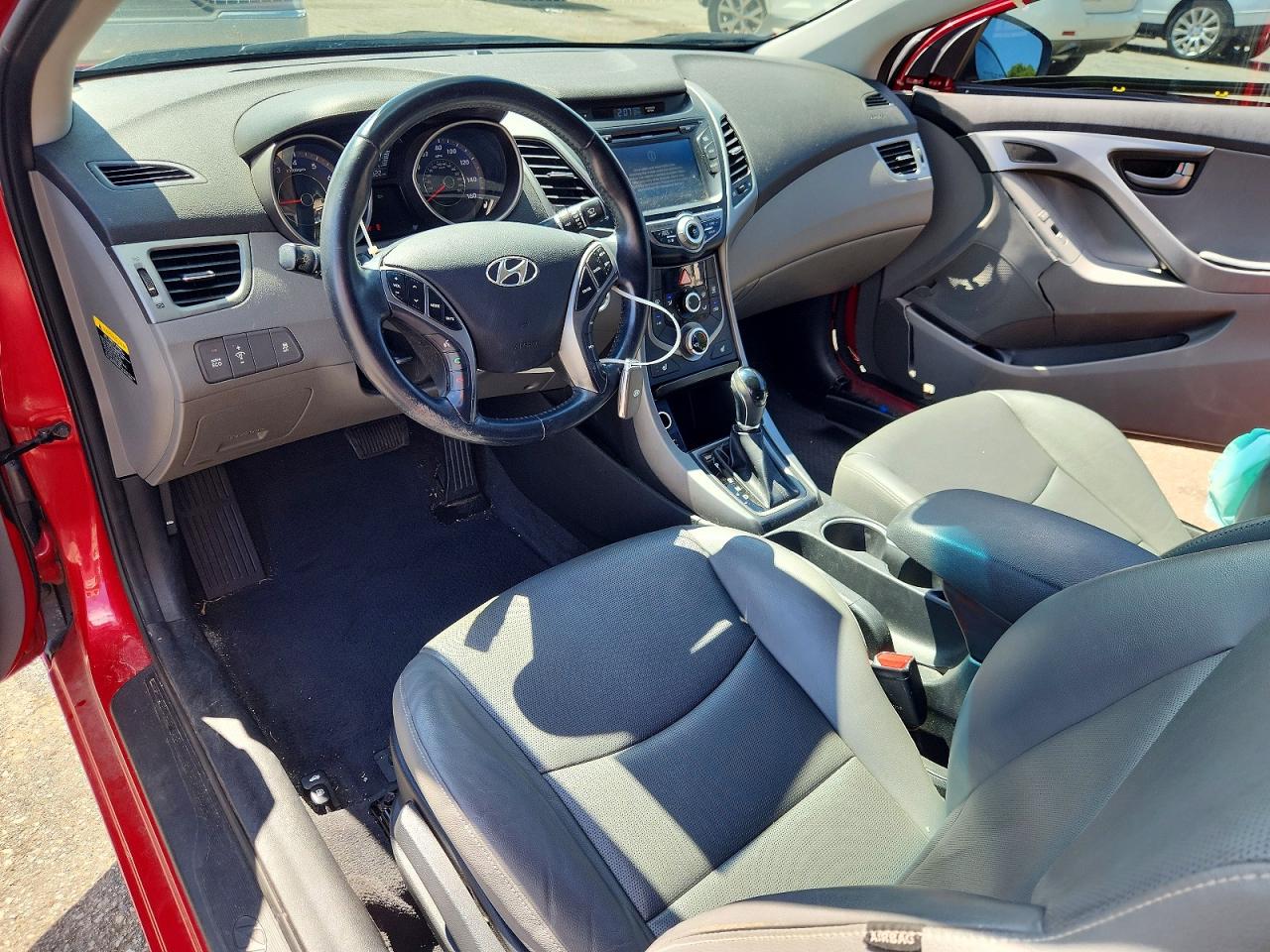 Hyundai ELANTRA Base