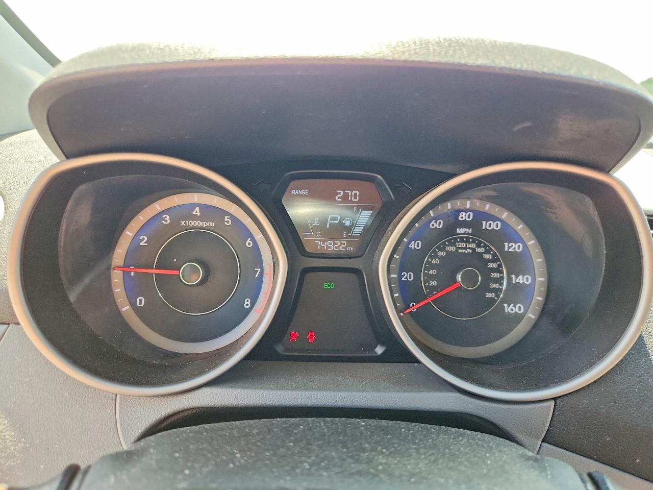 Hyundai ELANTRA Base