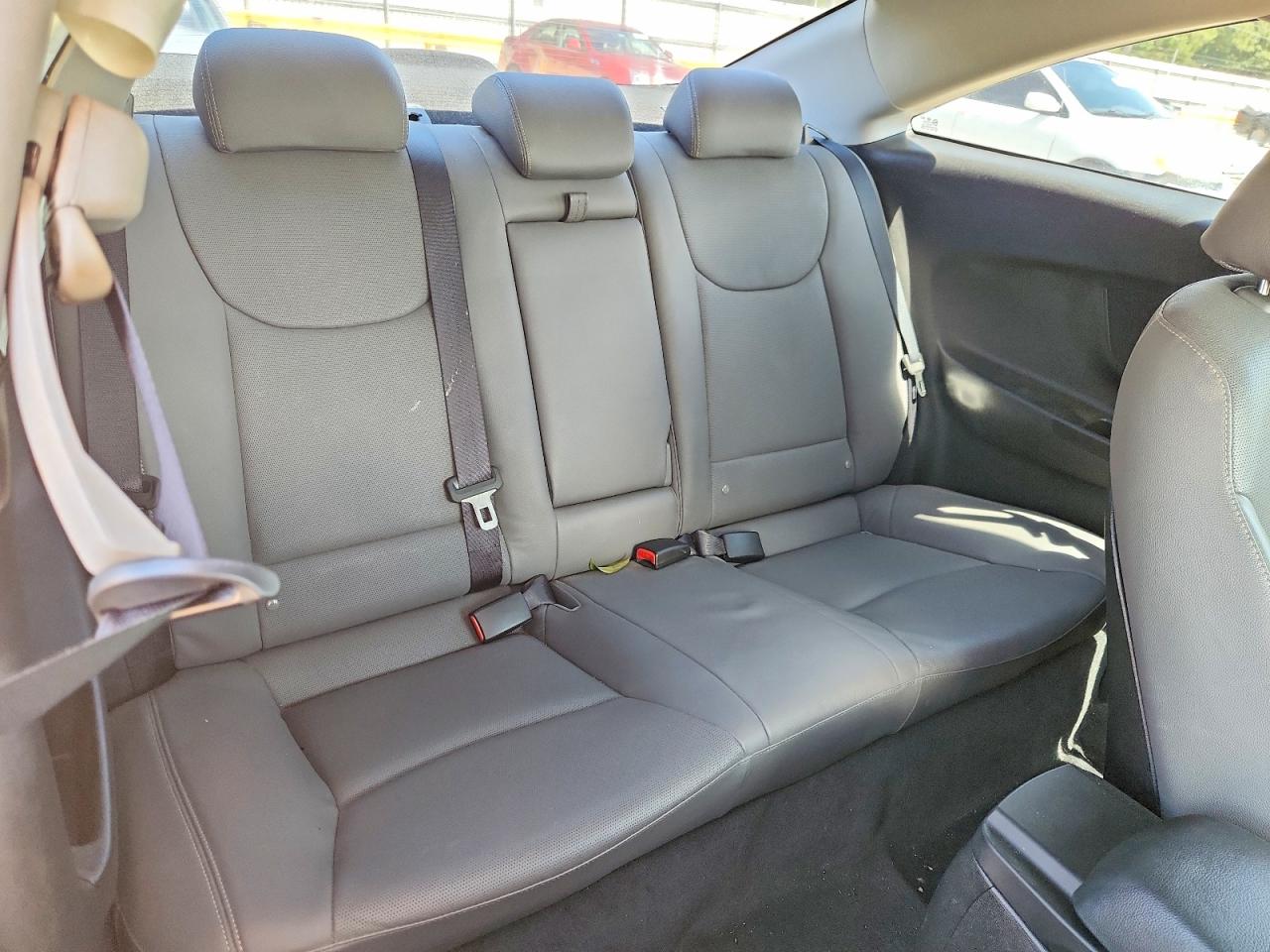 Hyundai ELANTRA Base