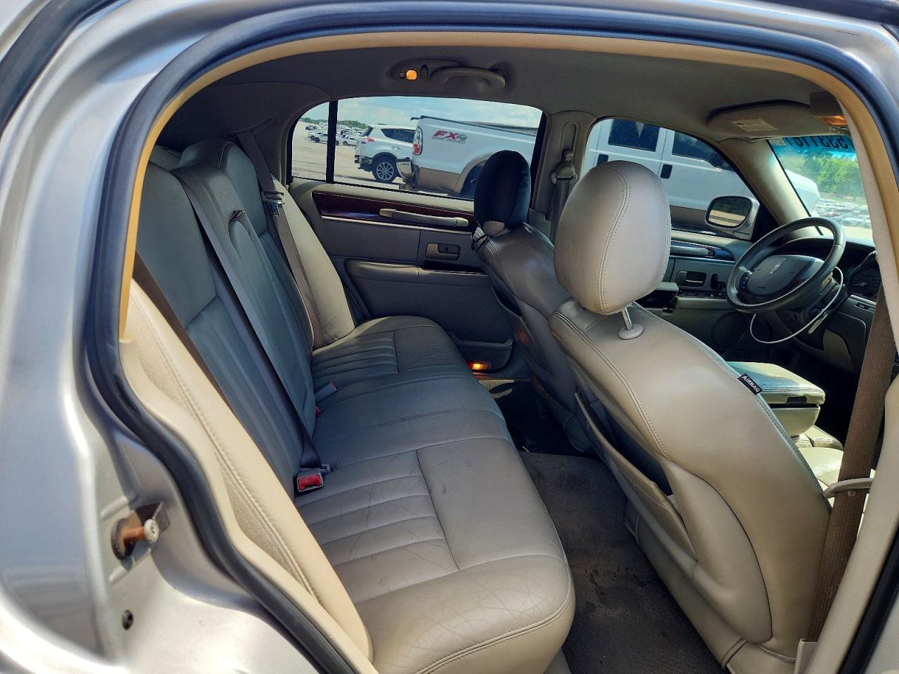 Lincoln Towncar Signature