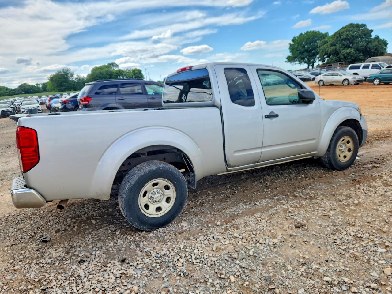 Nissan Frontier S
