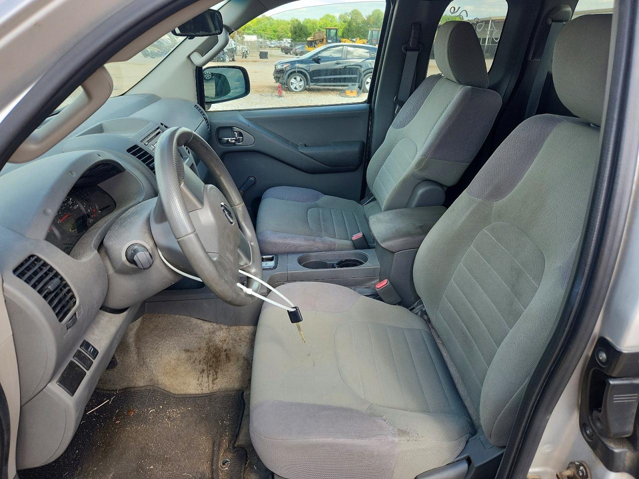 Nissan Frontier S