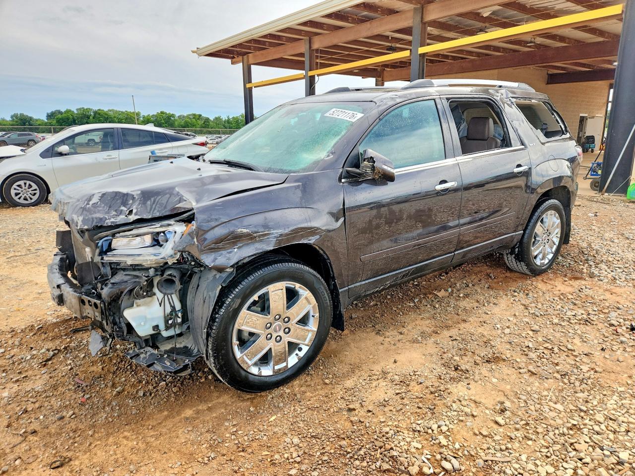 Salvage GMC Acadia Image