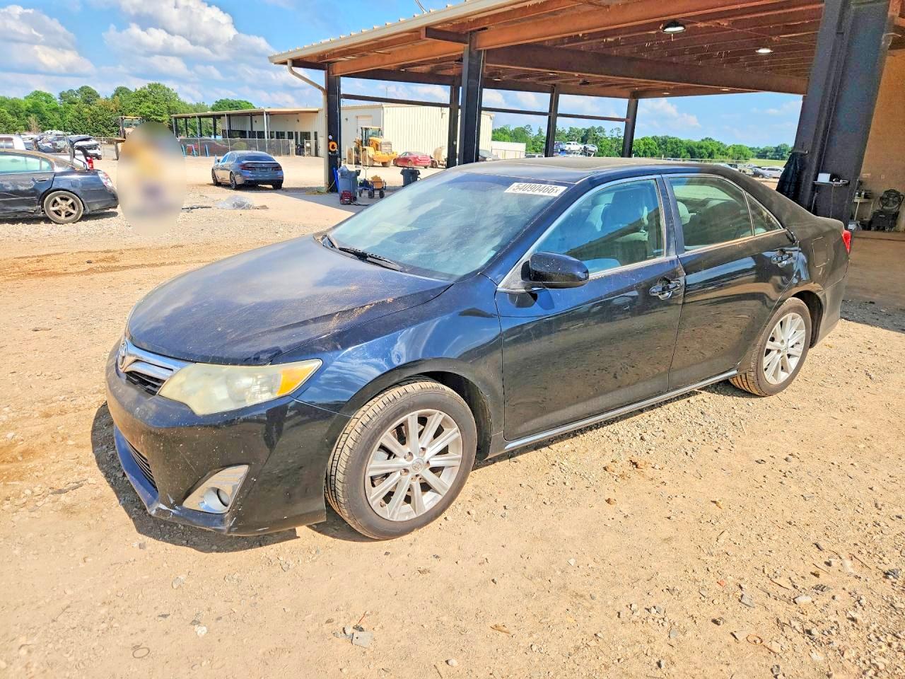 Salvage Toyota Camry Image