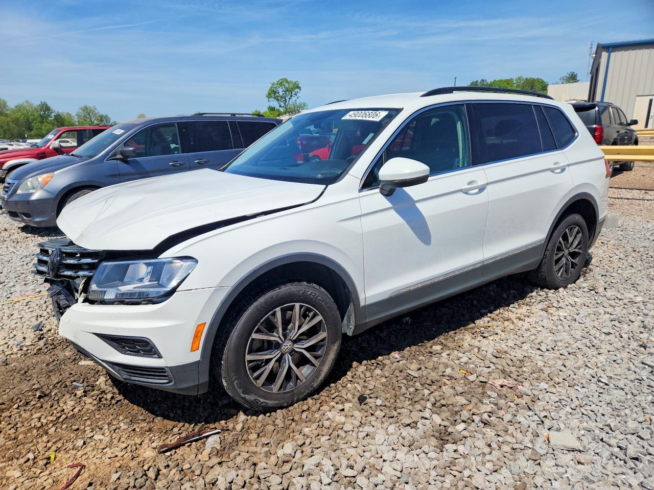 Salvage Volkswagen Tiguan Image