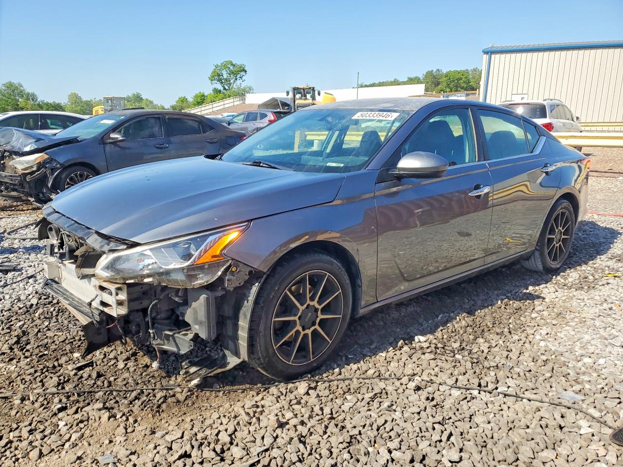 Salvage Nissan Altima Image