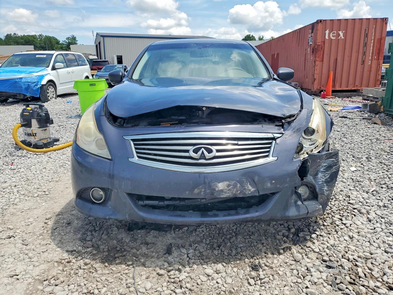 INFINITI G37 Base