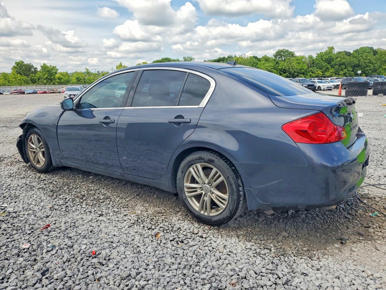 INFINITI G37 Base