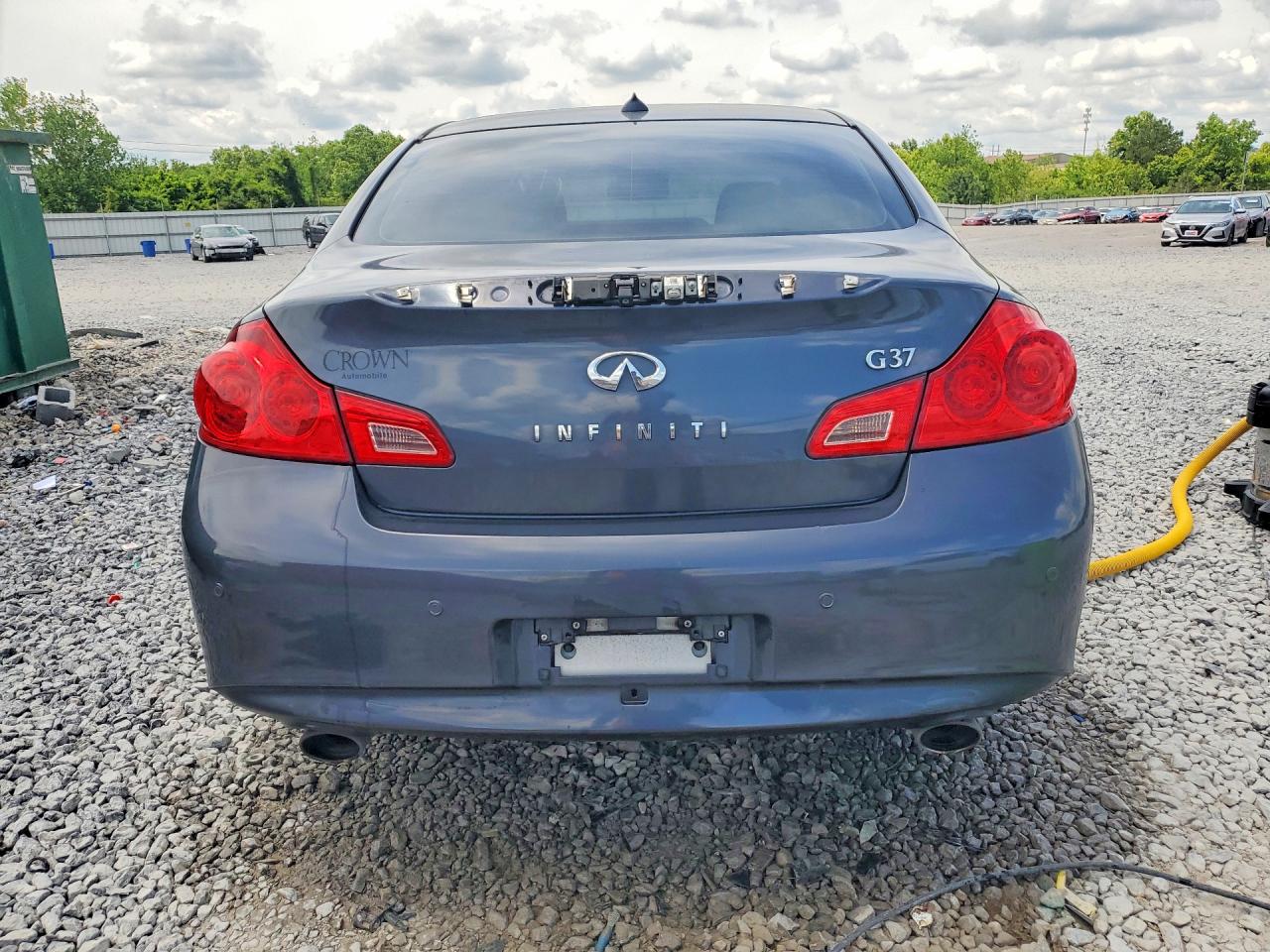 INFINITI G37 Base