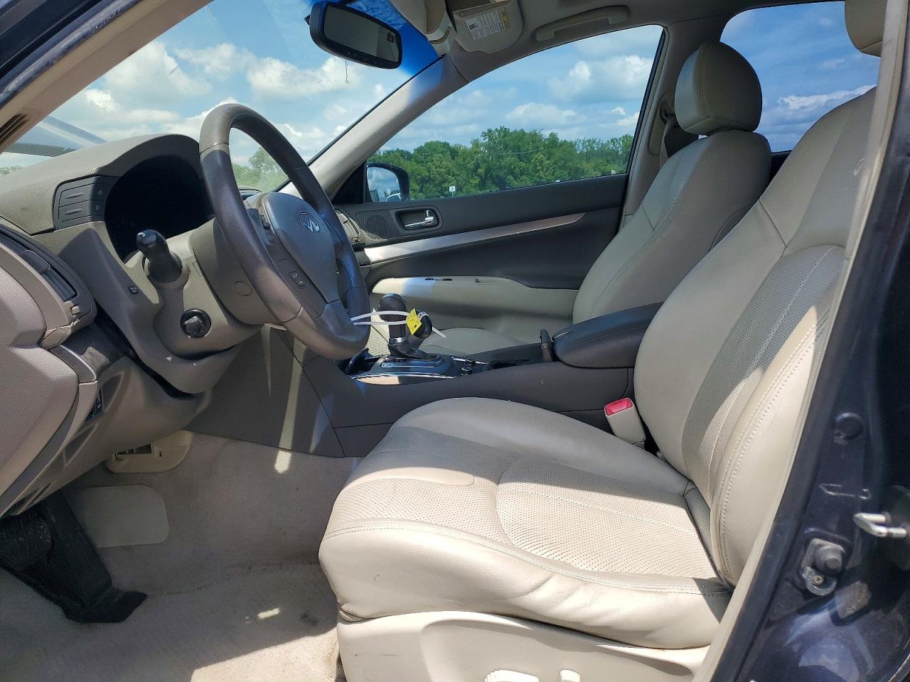 INFINITI G37 Base