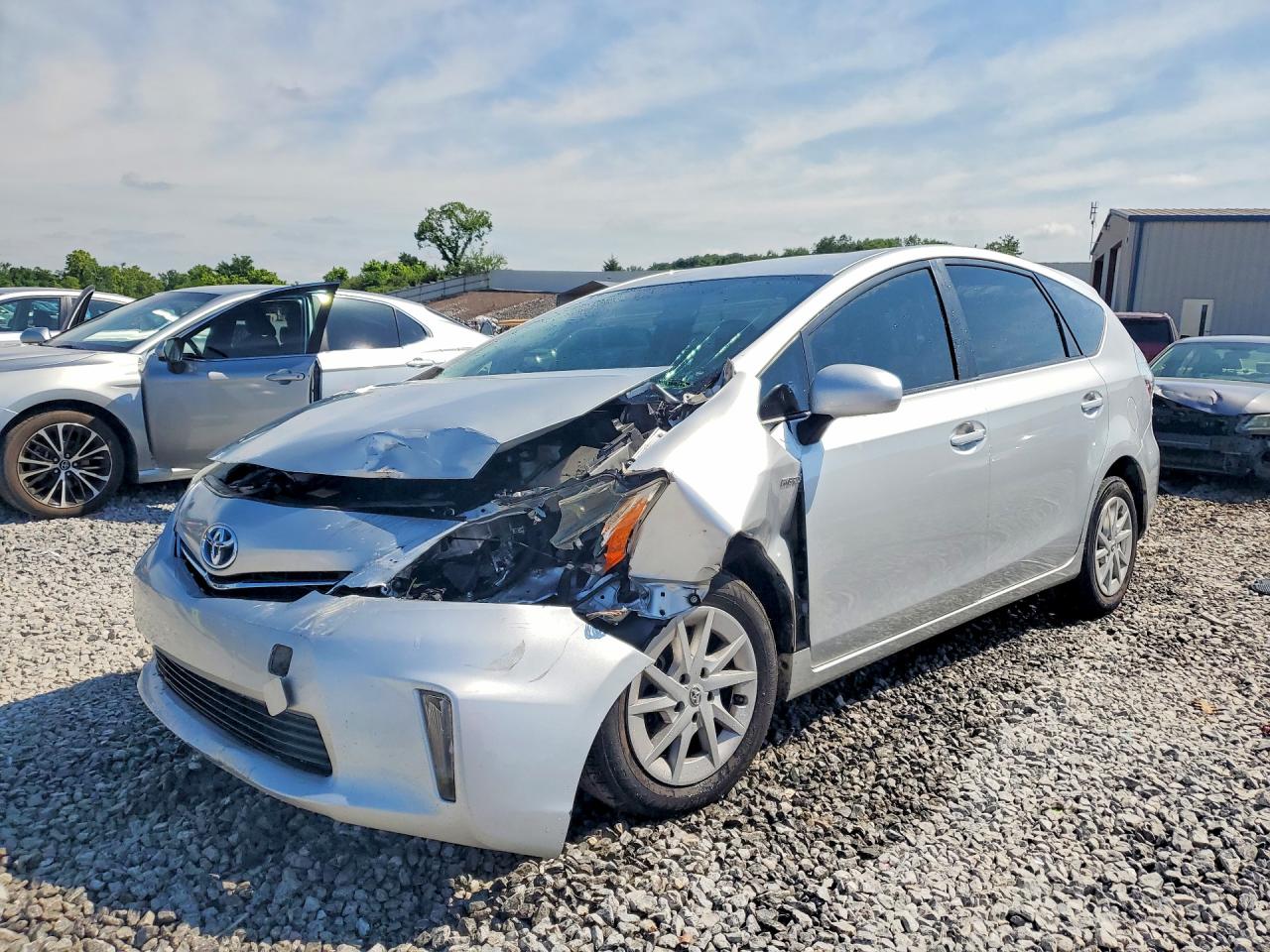 Salvage Toyota Prius Image