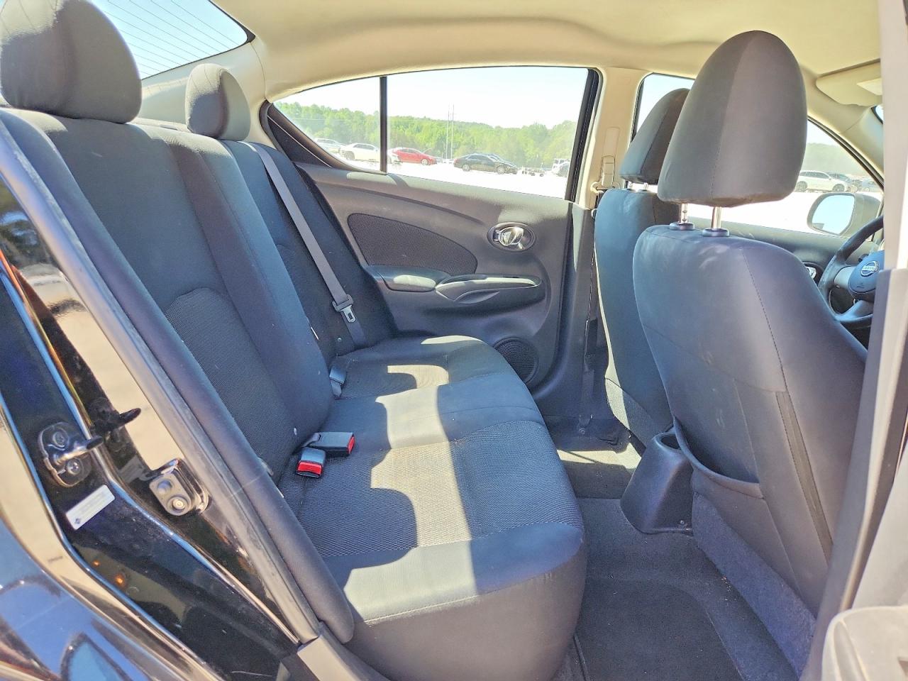 Nissan Versa 1.6 S