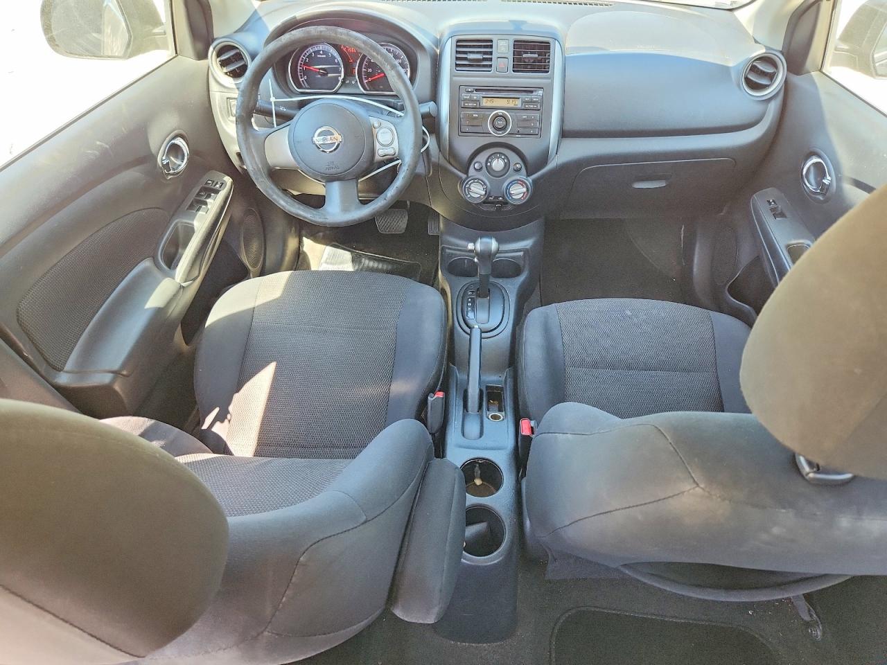Nissan Versa 1.6 S