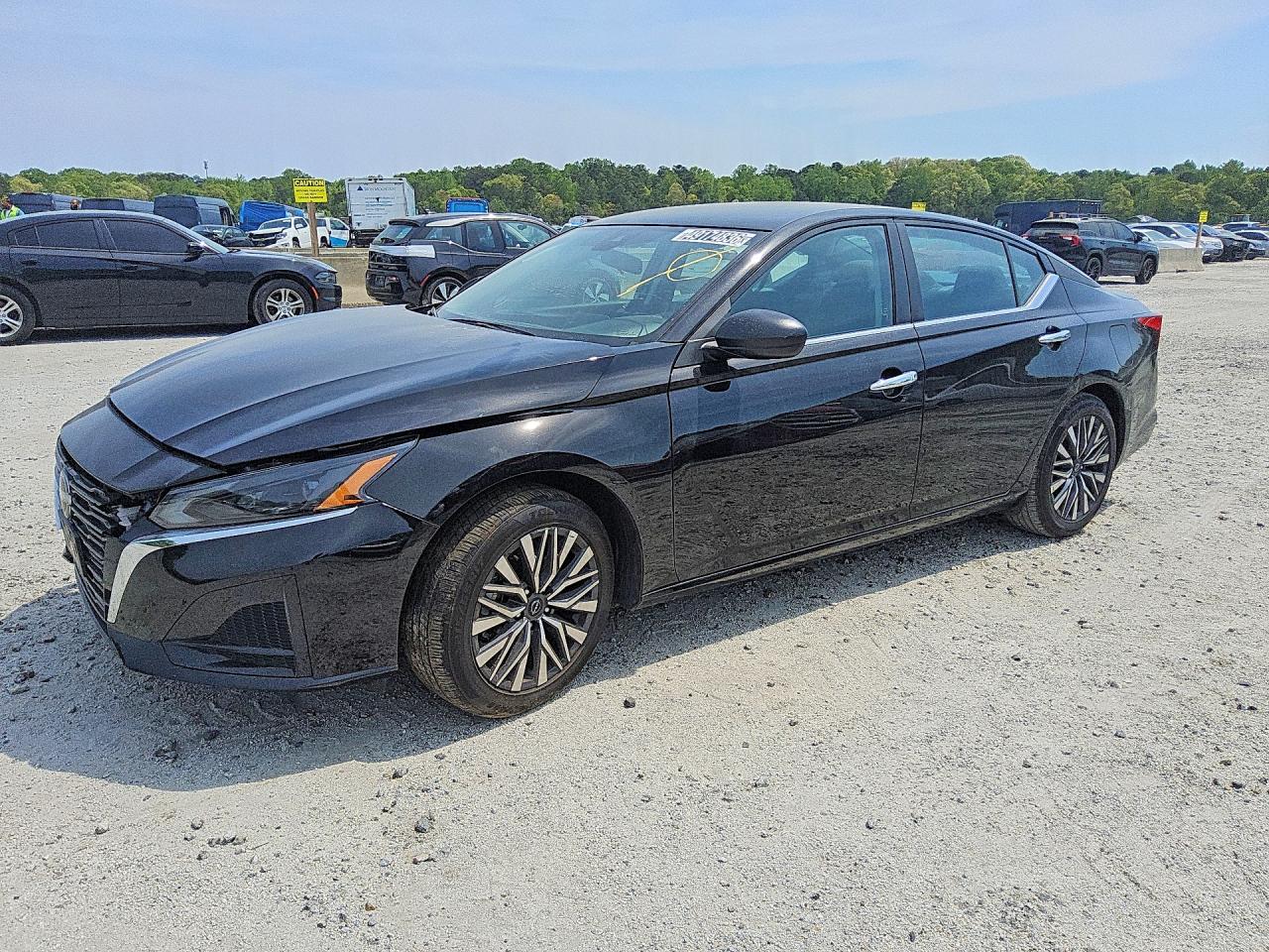 Salvage Nissan Altima Image