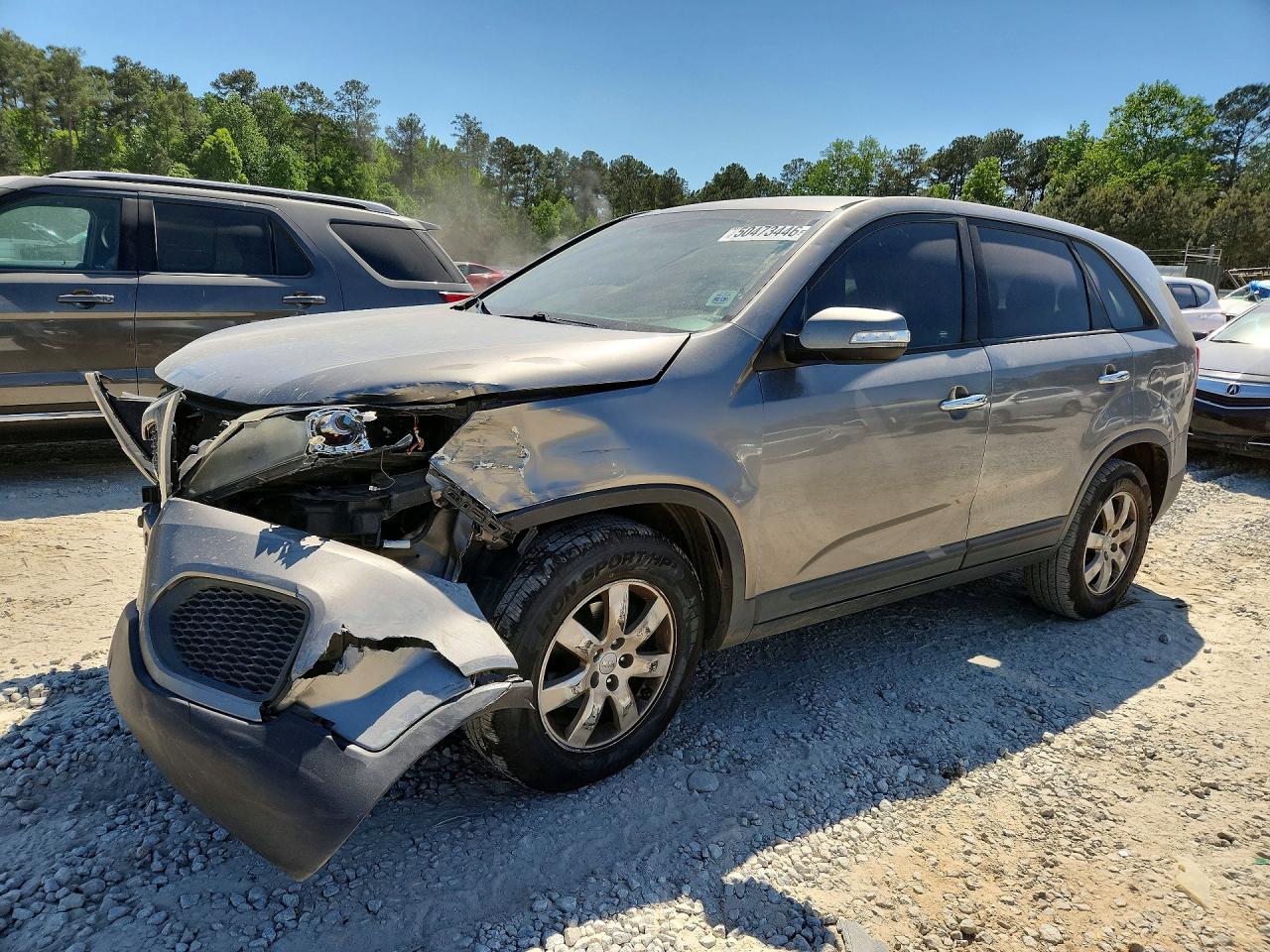 Salvage Kia Sorento Image