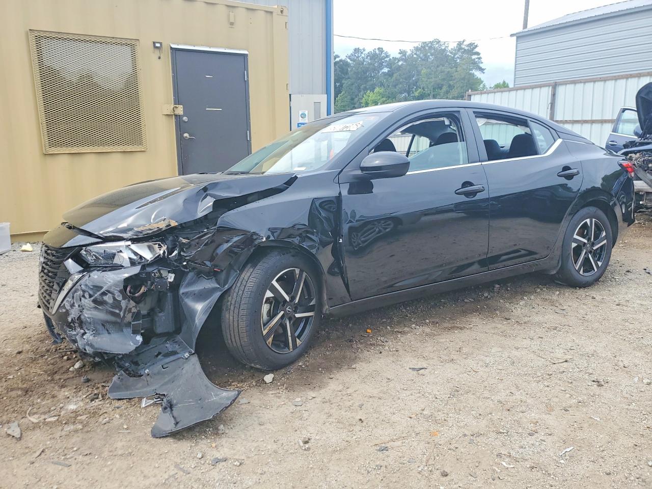 Salvage Nissan Sentra Image