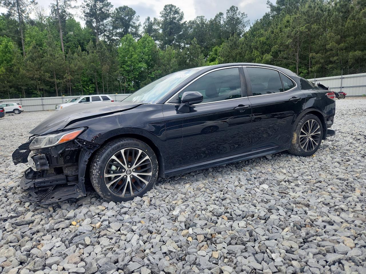 Salvage Toyota Camry Image