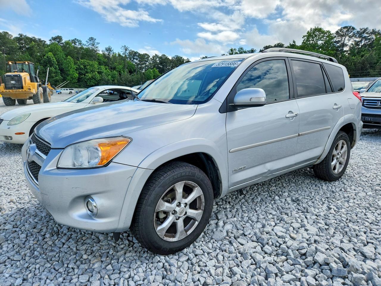 Salvage Toyota RAV4 Image