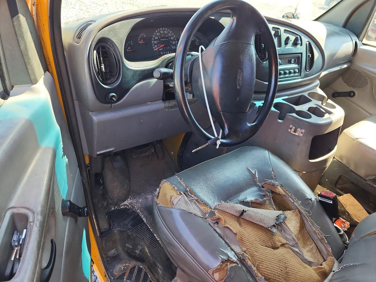 Ford E-250