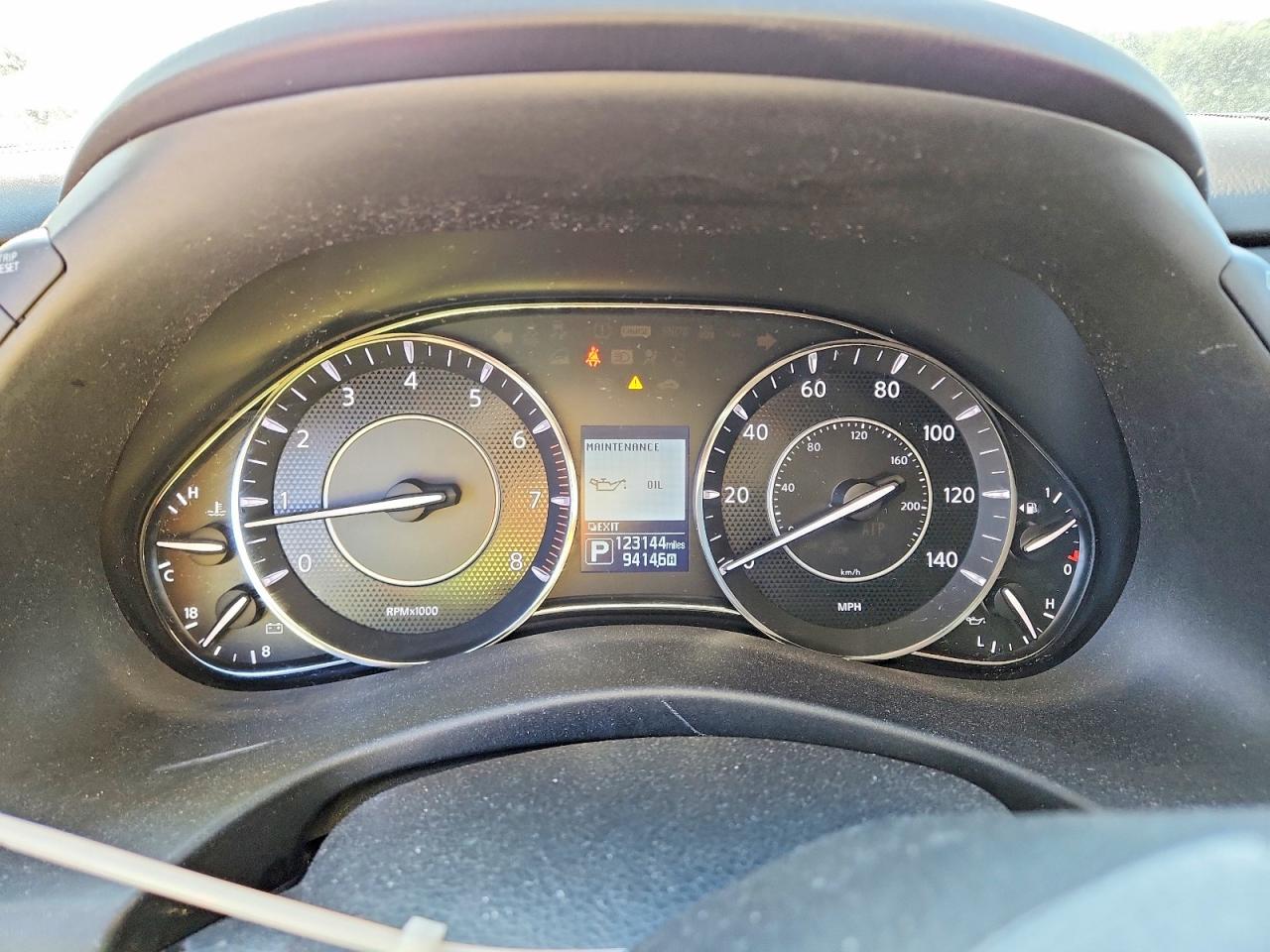 Nissan Armada Sv