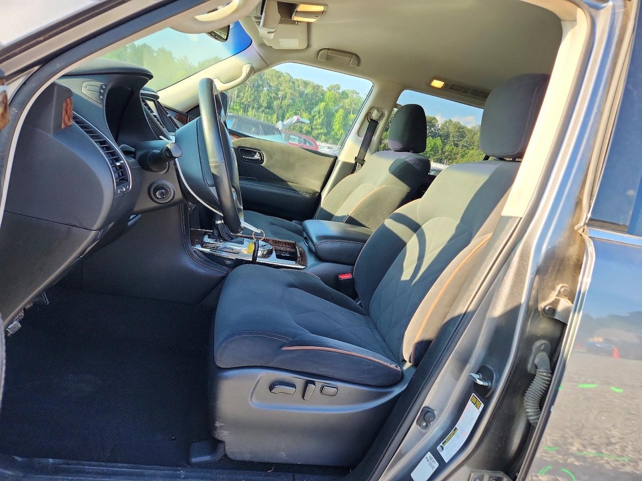 Nissan Armada Sv