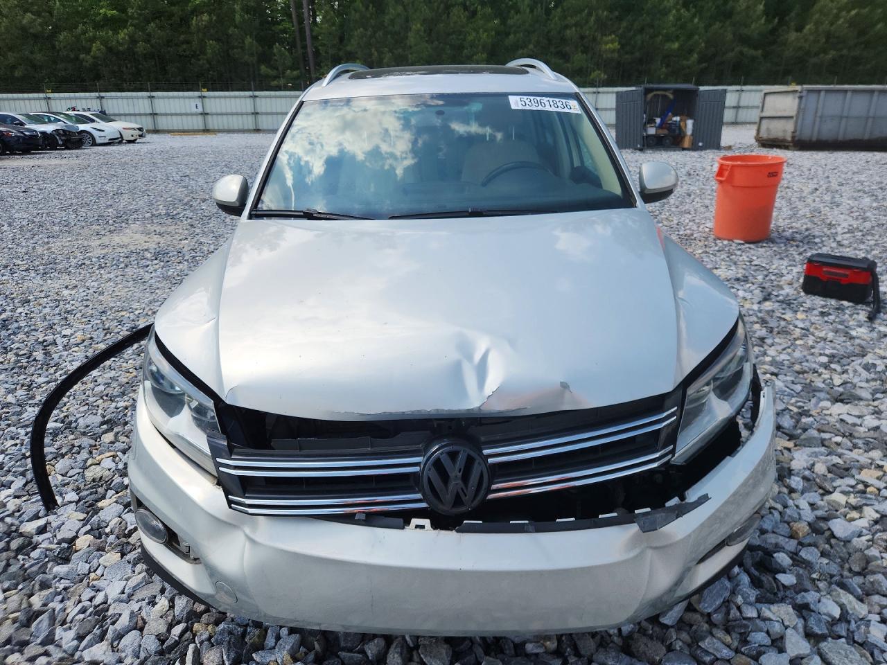 Volkswagen Tiguan S