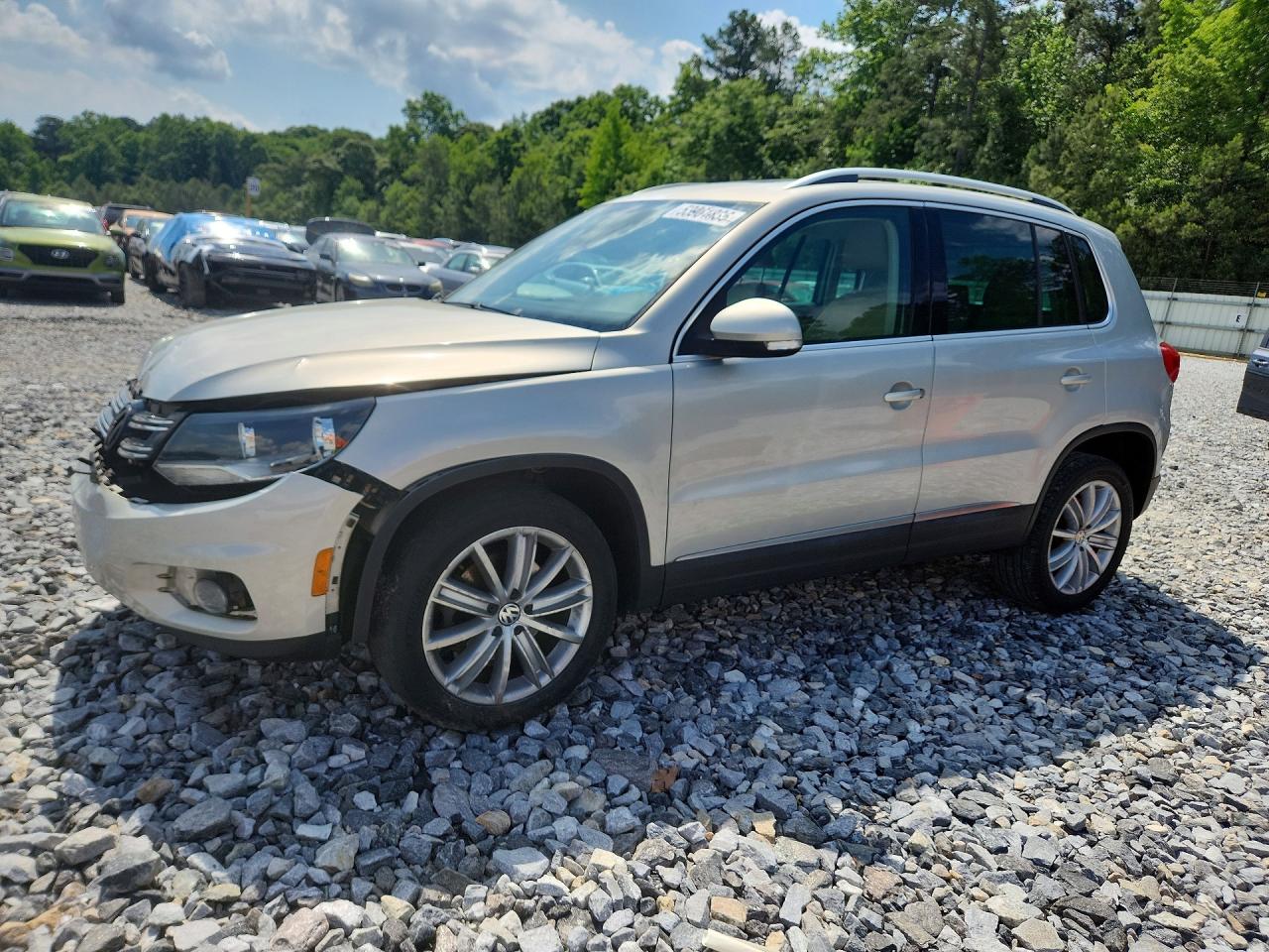 Salvage Volkswagen Tiguan Image