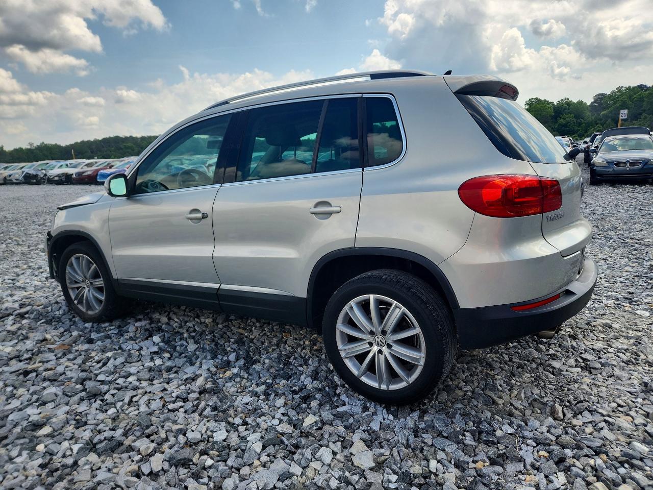 Volkswagen Tiguan S