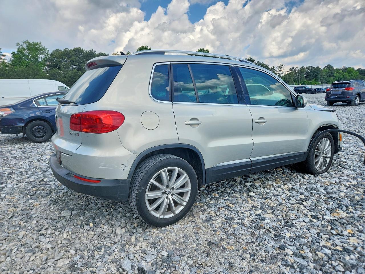 Volkswagen Tiguan S