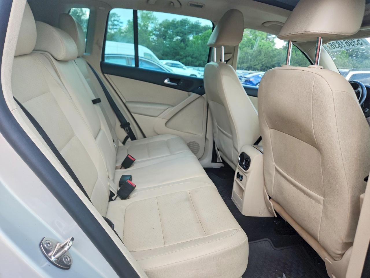 Volkswagen Tiguan S