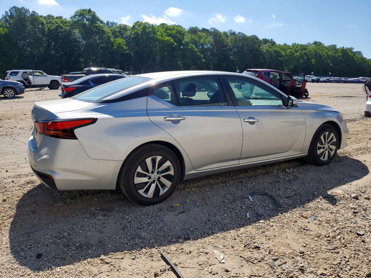 Nissan Altima S