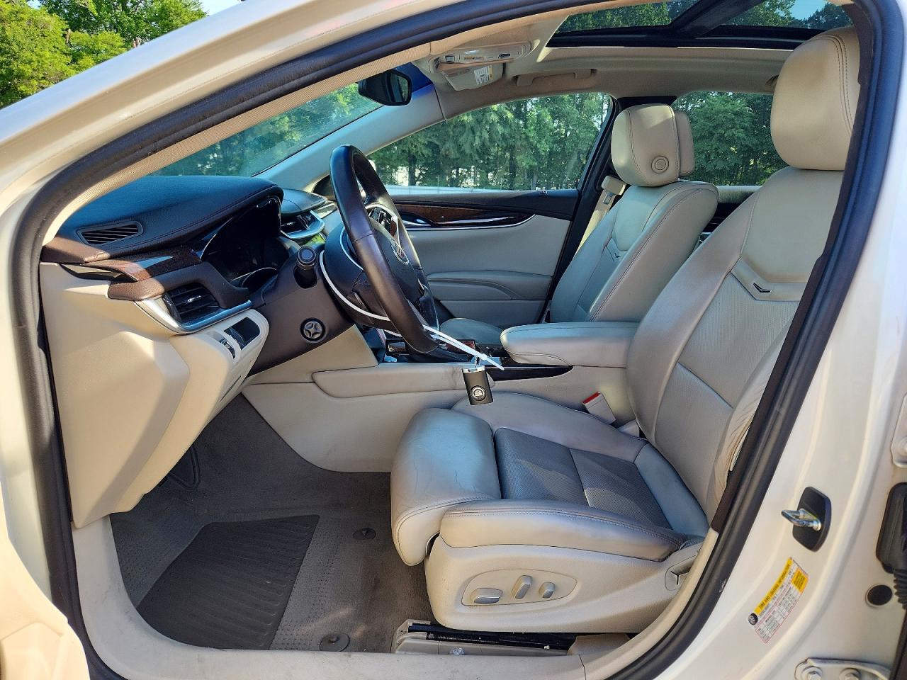 Cadillac XTS Luxury Collection