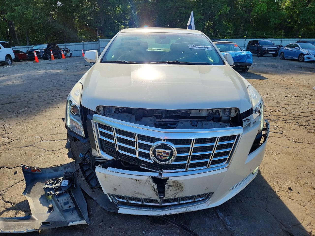 Cadillac XTS Luxury Collection