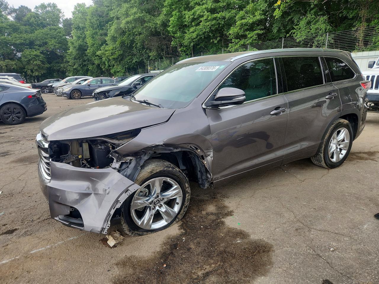 Salvage Toyota Highlander Image