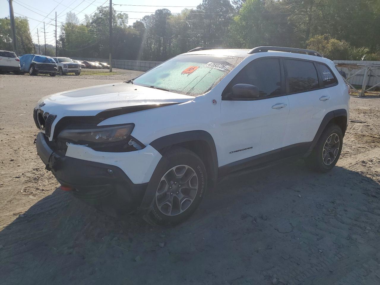 Salvage Jeep Cherokee Image