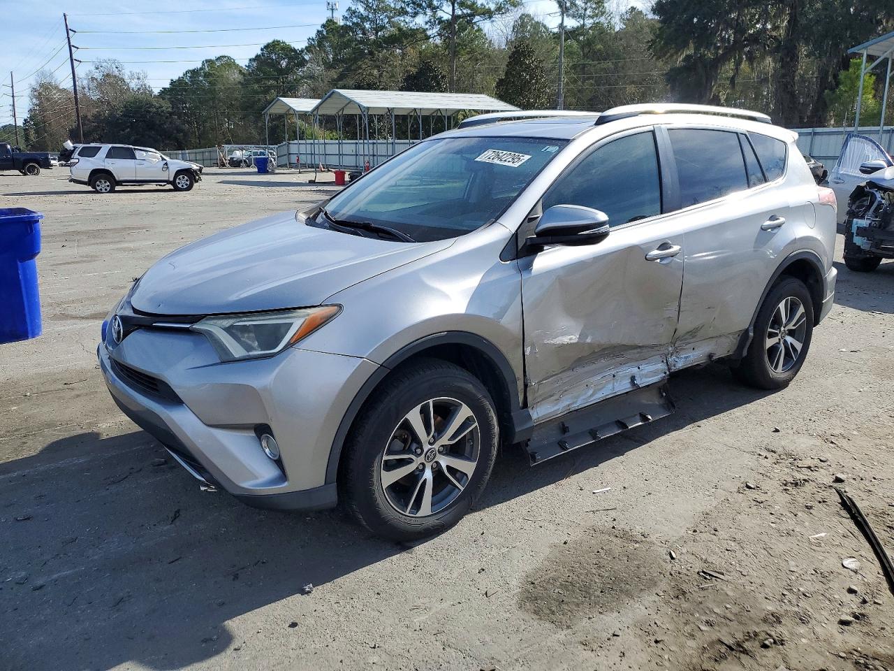 Salvage Toyota RAV4 Image